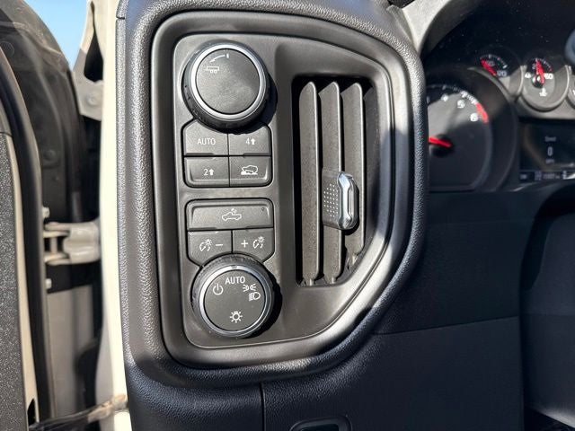 2026 Chevrolet Silverado 1500 4WD Crew Cab Short Bed Custom